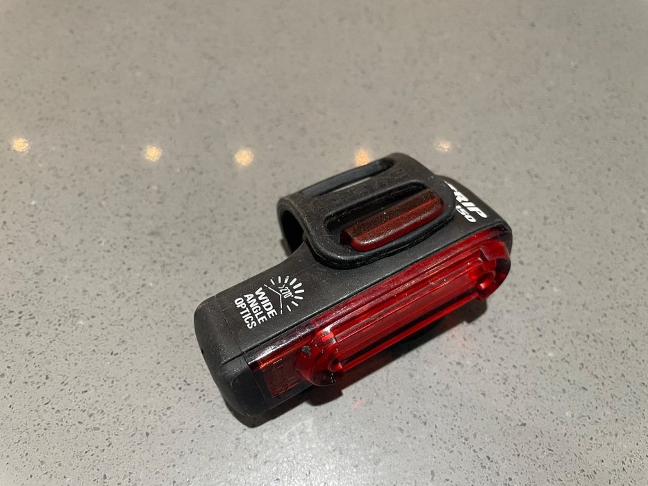*Lezyne Strip Rear 150