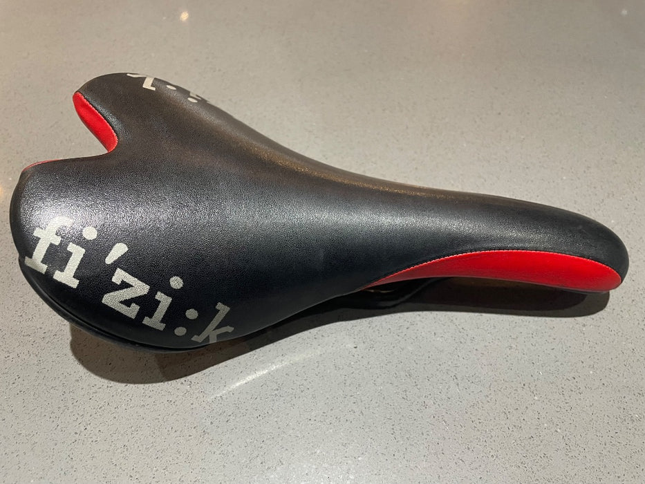 *Fizik Alante Carbon Railed Saddle Blk/Red 133mm