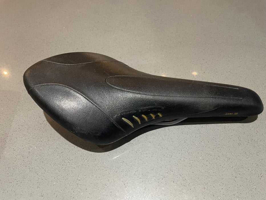 *Fizik Arione Tri 2 Saddle Black 130mm