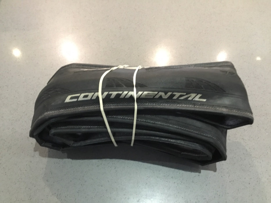*Continental Grand Prix 5000 Clincher Tire Black Edition 700x25c