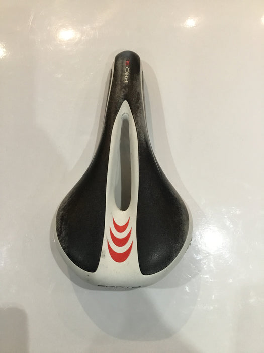 Velo Pro SL Saddle Blk/Wht 138mm