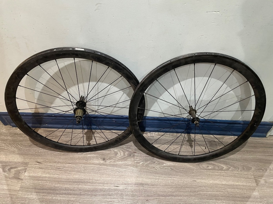 *Generic Carbon 700C Tubular Wheelset  30mm