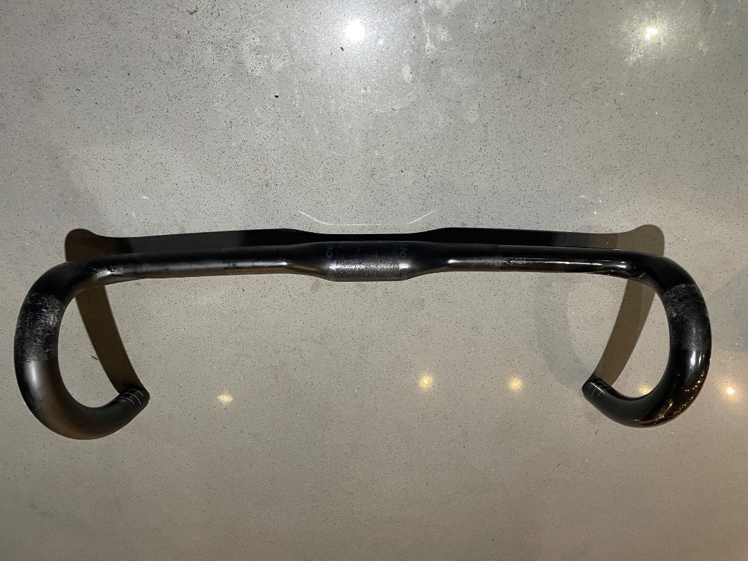Guidon Carbone Cervélo AB06 - 31.8mm, Noir, Pour Vélo De Course - Neuf Avec Défauts Mineurs