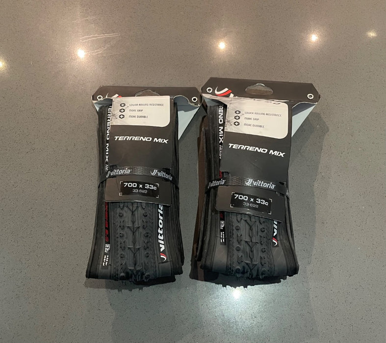 *Vittoria Terreno Mix TLR Gravel Tires (Pr) Black 700x33c