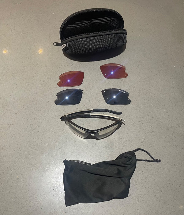 *Tifosi 3 Lens Sun Glasses BLK/Gry