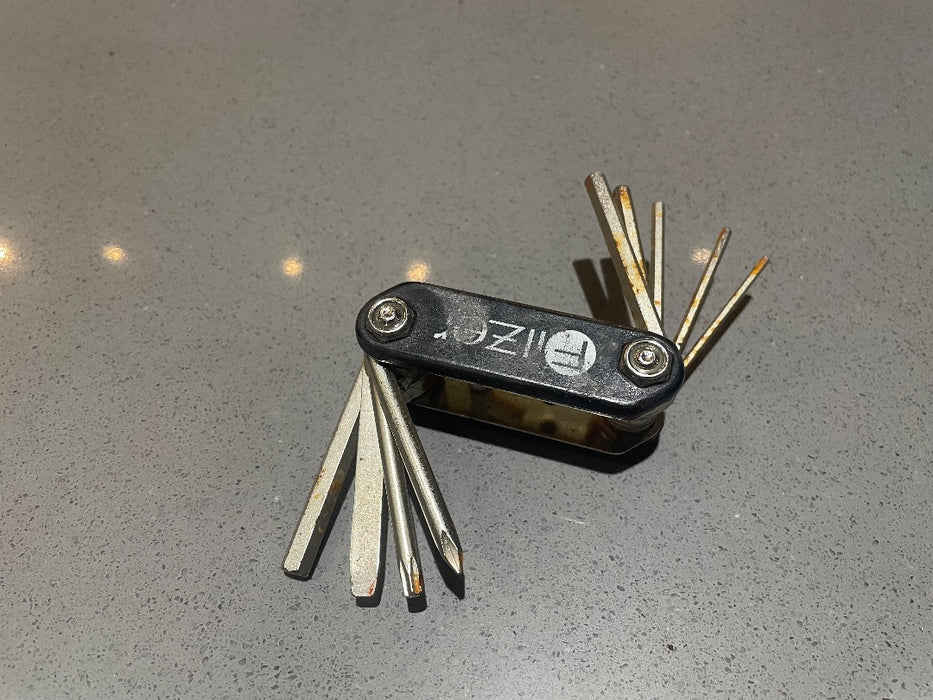 *Generic Foldable Multi Tool