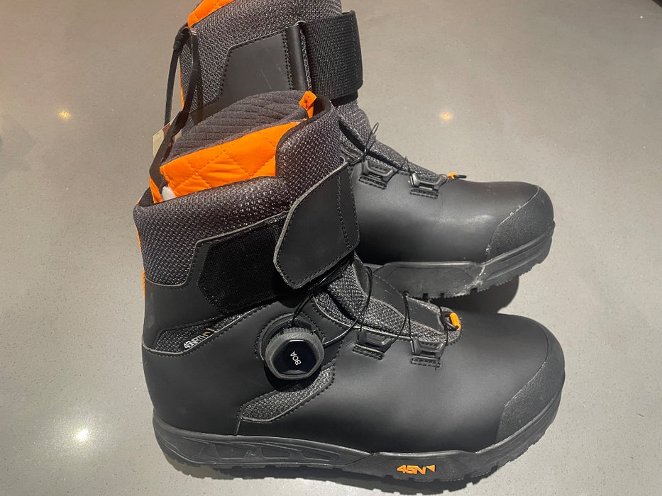 *45NRTH Wolhammer Boa Fat Bike Cycling Shoe Blk/Org 46