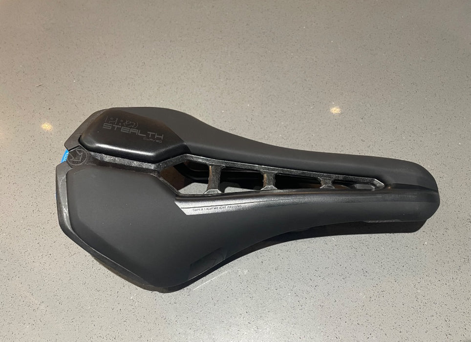 *Pro Stealth Curve Carbon Railed Saddle  142