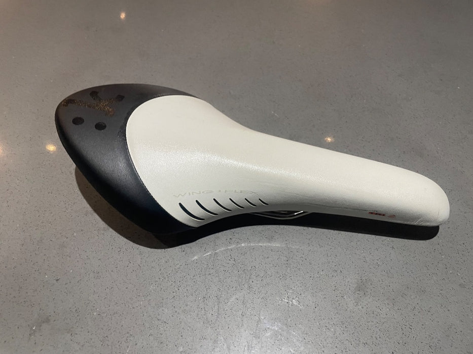 *Fizik Tritone Triathlon Saddle Blk/Wht 130mm