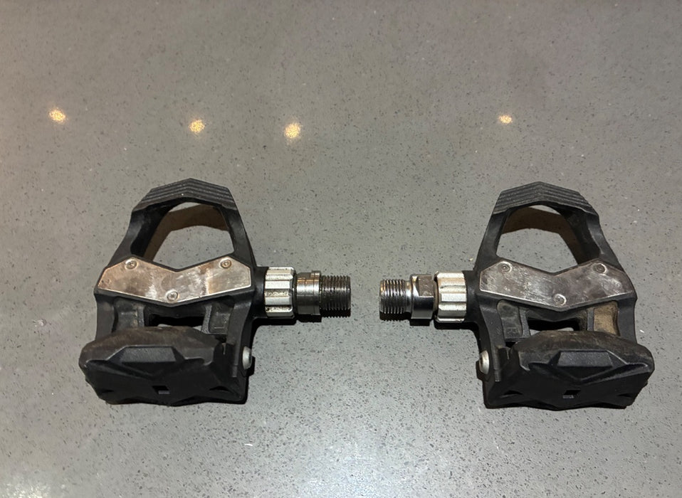 *Garmin Non Powermeter Pedals