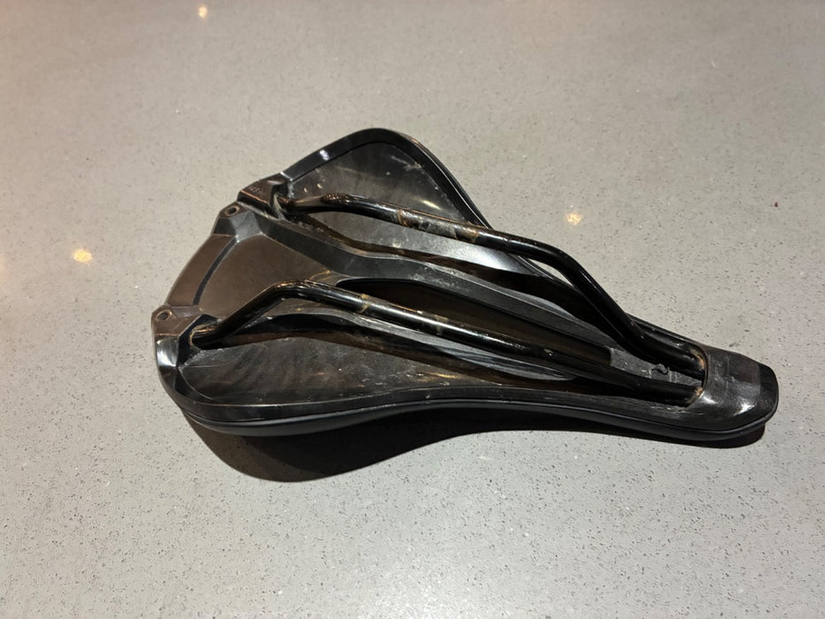 *Specialized Power Elite Black 143mm