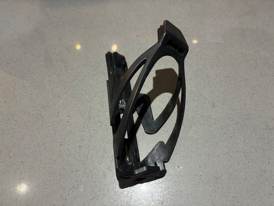 *Generic Resin Waterbottle Cage Black