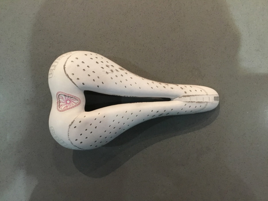 Selle Italia Women Diva Saddle White 148mm