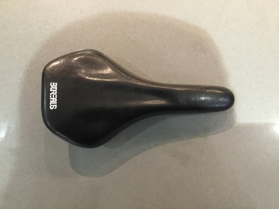 Boreals Road Saddle Black 138mm