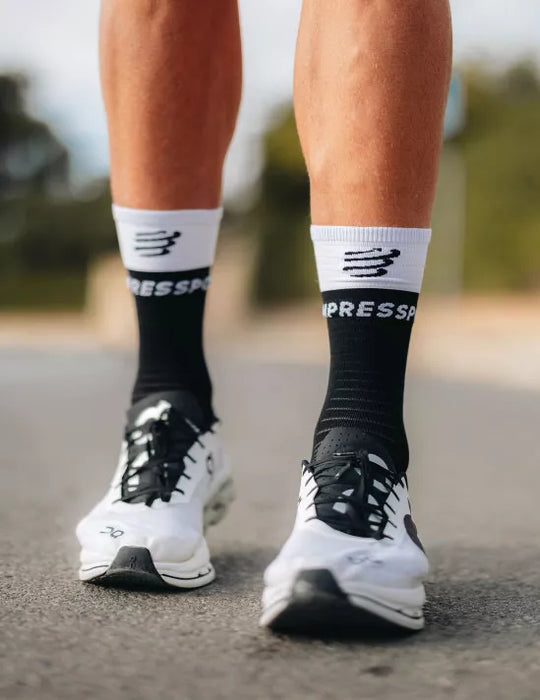 Compressport Mid Compression Socks V2