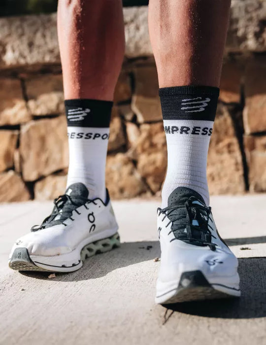 Compressport Mid Compression Socks V2